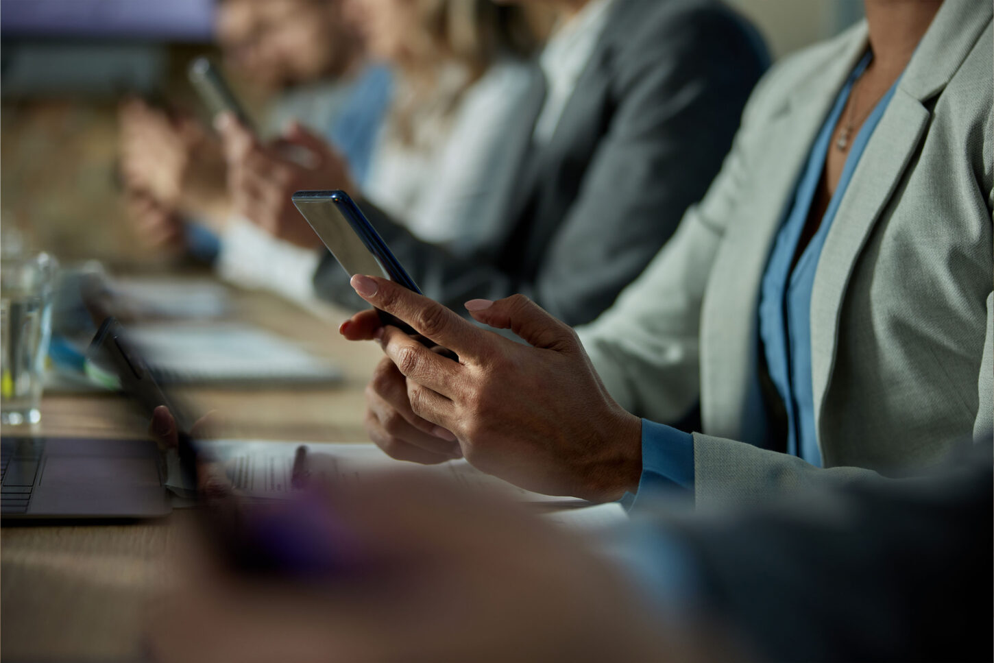positive-young-mixed-race-woman-using-a-laptop-and-smartphone-at-home-cozy-home-interior-with-indoor-plants-remote-work-businessfreelanceonline-shoppinge-learningurban-jungle-concept-2